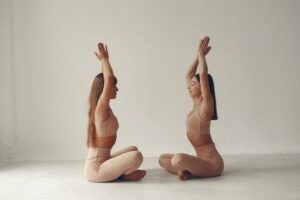 Comment pratiquer le yoga hormonal ?
